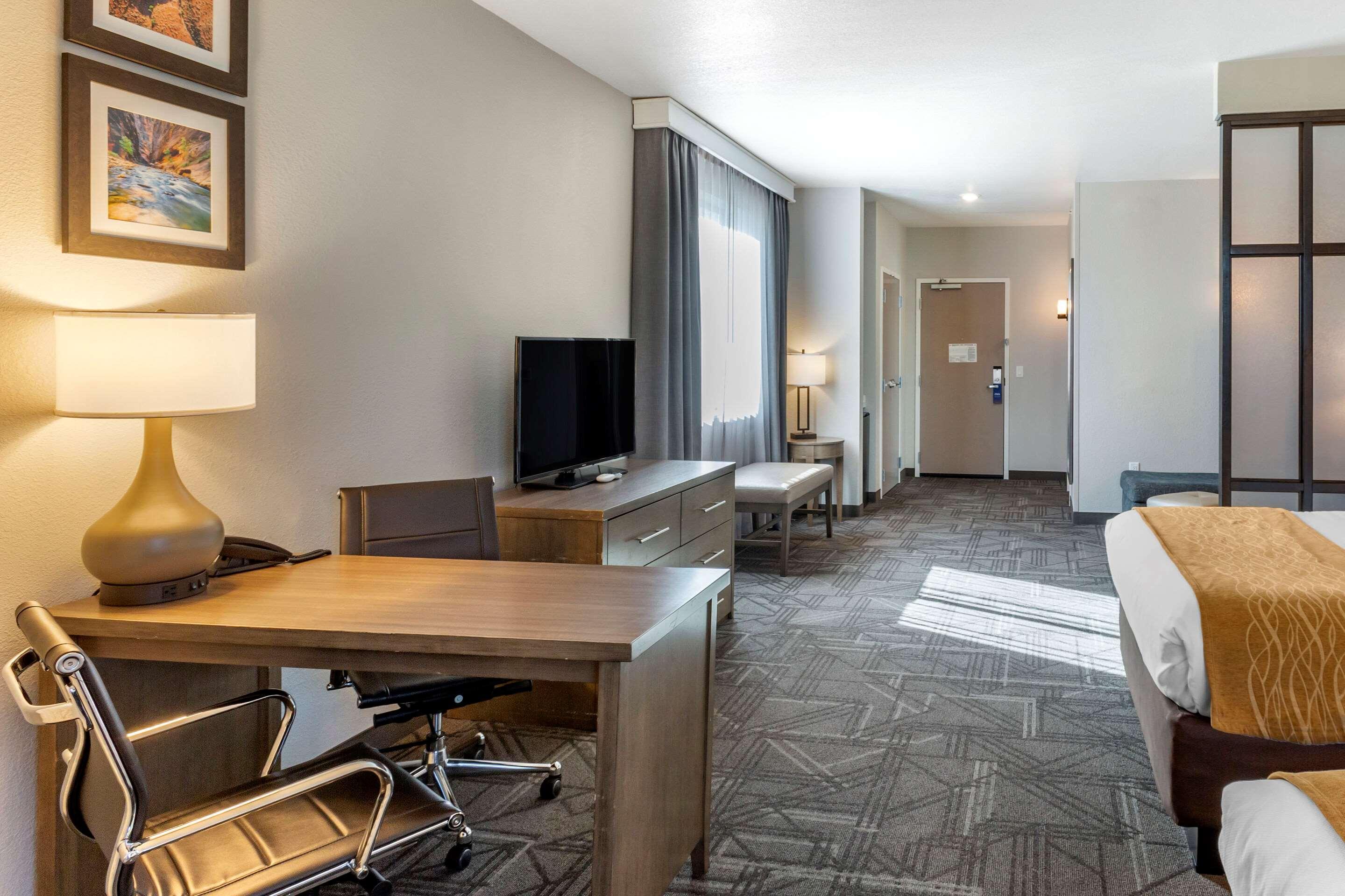 Comfort Inn&Suites Salt Lake City Airport Eksteriør bilde